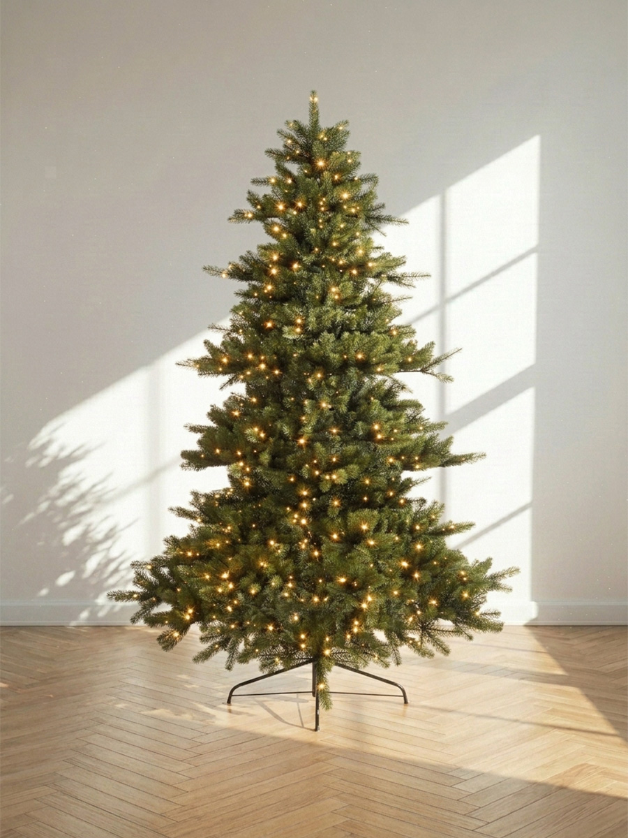Sapin de Noël Réaliste 210 cm Winnipeg avec Micro-led pour Intérieur et Extérieur