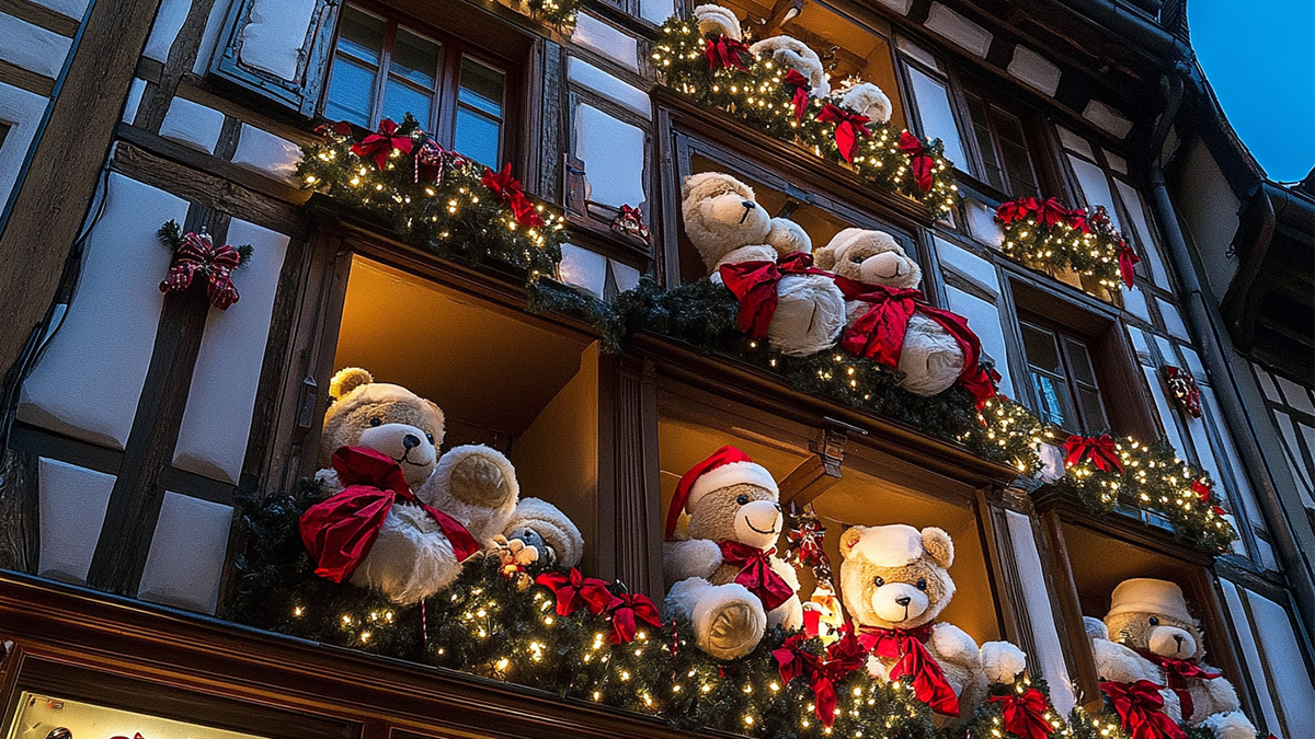 Warum gibt es im Elsass Teddybären als Weihnachtsdekoration?